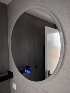 Waldstadt Charme Hideaway Küche-Balkon-Netflix